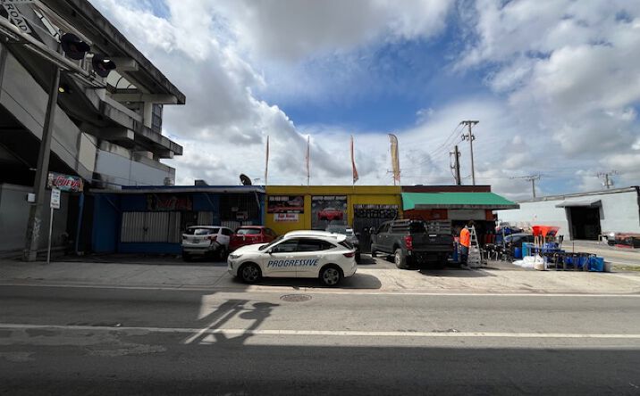 Pictures of Retail, Restaurant property located at 1120 E 25th St, Hialeah, FL 33013 for lease - image #1