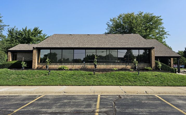 Pictures of Office property located at 6258 PIERSON RD, FLUSHING, MI 48433 for lease - image #1