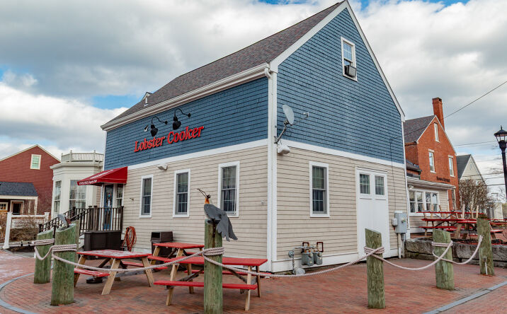 Pictures of Restaurant property located at 39 Main Street, Freeport, ME 04032 for lease - image #1
