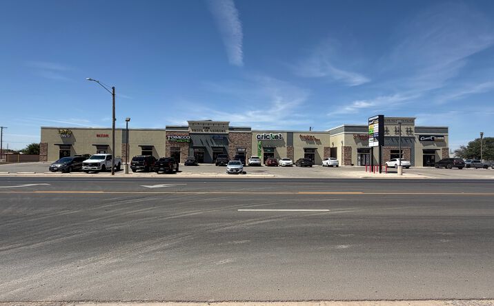 Pictures of Retail, Office, Restaurant property located at 716 S Main St, Andrews, TX 79714 for lease - image #1