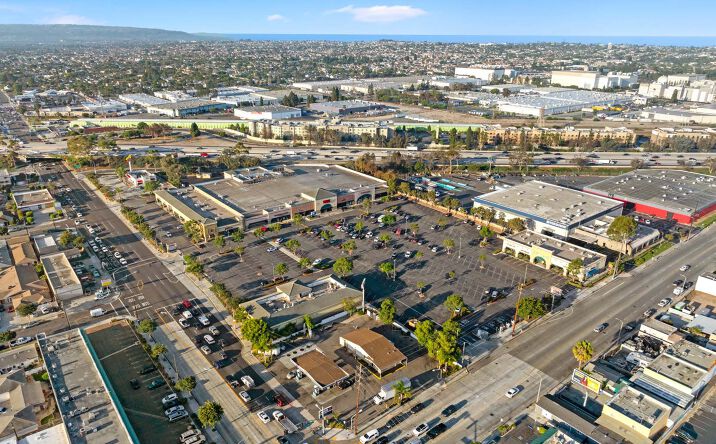 Pictures of Retail property located at 4001 Inglewood Avenue, Redondo Beach, CA 90278 for lease - image #1