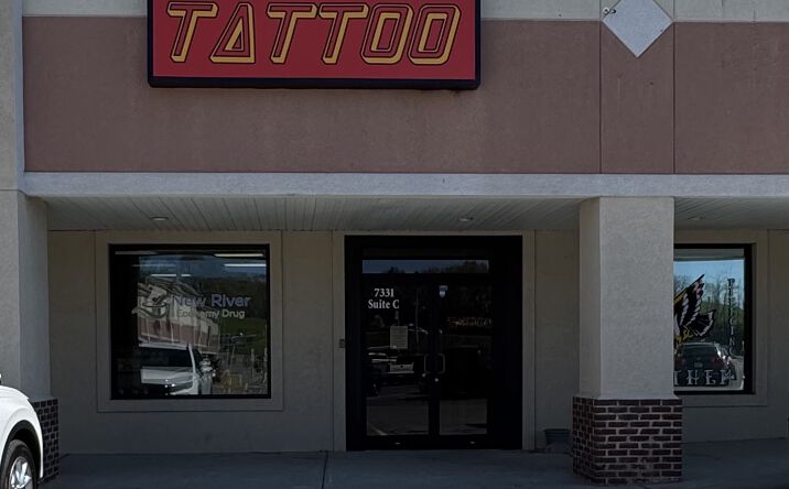 Pictures of Retail property located at 7337 Peppers Ferry Blvd, Fairlawn, VA 24141 for lease - image #1