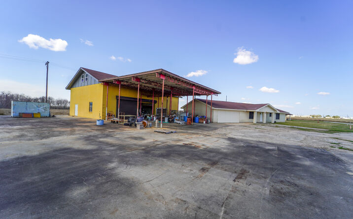 Pictures of Industrial property located at 187 Malibu Dr, Port Lavaca, TX 77979 for lease - image #1