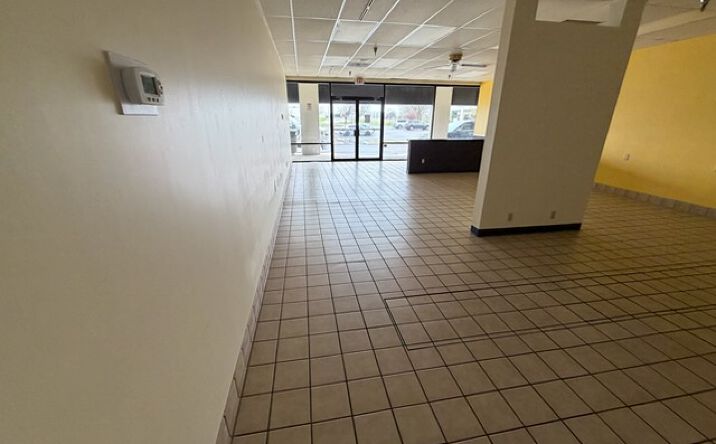 Pictures of Retail, Office, Special Purpose property located at 987 E Ash St, Piqua, OH 45356 for lease - image #1