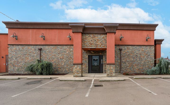 Pictures of Retail, Office property located at 626 SW Queen Ave, Albany, OR 97322 for lease - image #1