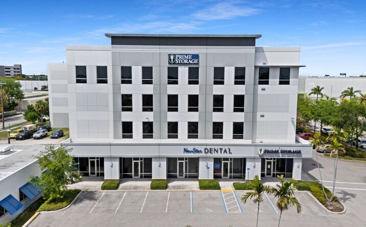 Pictures of Retail property located at 2401 West Broward Blvd, Fort Lauderdale, FL 33312 for lease - image #1