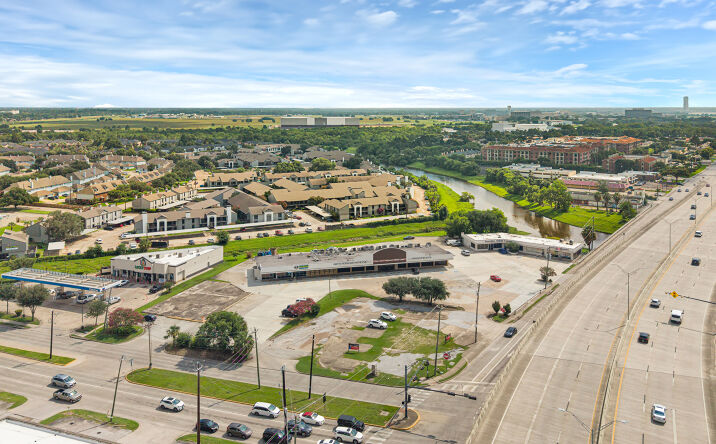 Pictures of Retail, Office, Restaurant property located at 1009 NASA Road 1, Webster, TX 77598 for lease - image #1