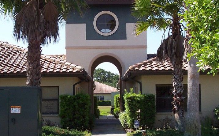 Pictures of Office property located at 421 and 425 Commercial Ct, Venice, FL 34292 for lease - image #1