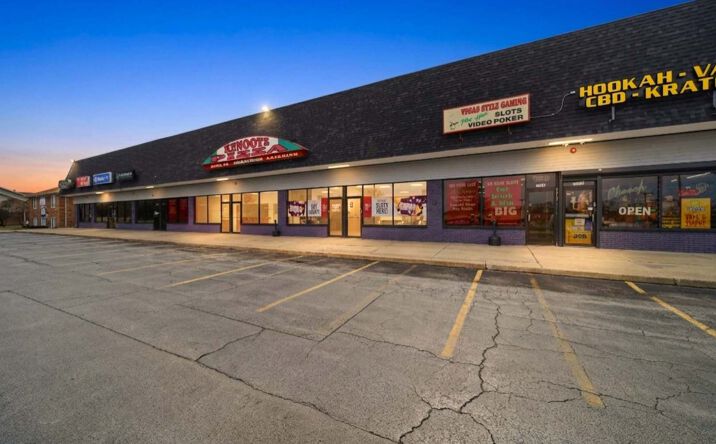 Pictures of Restaurant, Retail property located at 4659 147th Street 4659-4661, Midlothian, IL 60445 for lease - image #1