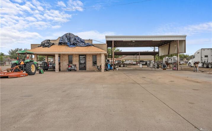 Pictures of Retail, Office property located at 3343 W Palma Vista Drive, Palmview, TX 78572 for lease - image #1