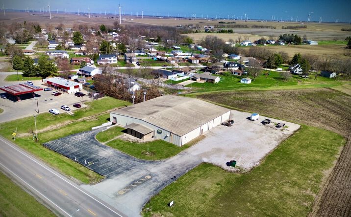 Pictures of Industrial property located at 160 S STATE ROUTE 121 WARRENSBURG IL 62573-9631, WARRENSBURG, IL 62573-9631 for lease - image #1