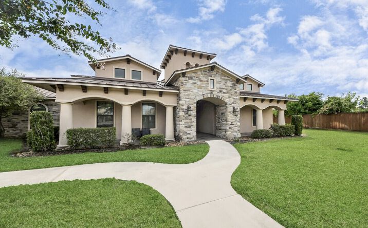 Pictures of Office property located at 12615 Cutten Rd, Houston, TX 77066 for lease - image #1