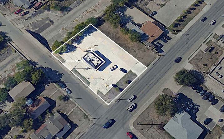 Pictures of Retail property located at 2423 Commercial Ave, San Antonio, TX 78221 for lease - image #1