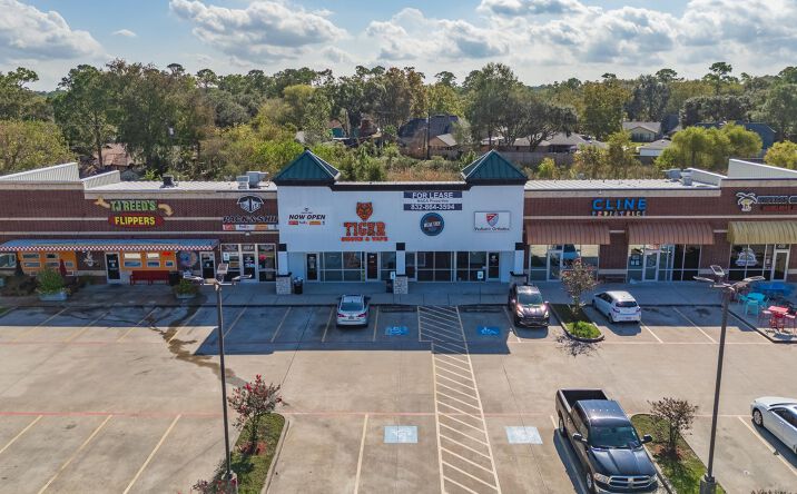 Pictures of Retail property located at 660-688 FM-517, Dickinson, TX 77539 for lease - image #1