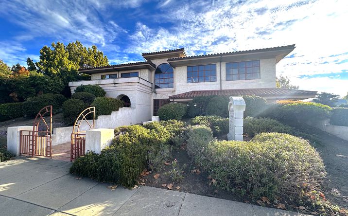 Pictures of Office property located at 26385 Carmel Rancho Blvd, Carmel-by-the-Sea, CA 93923 for lease - image #1