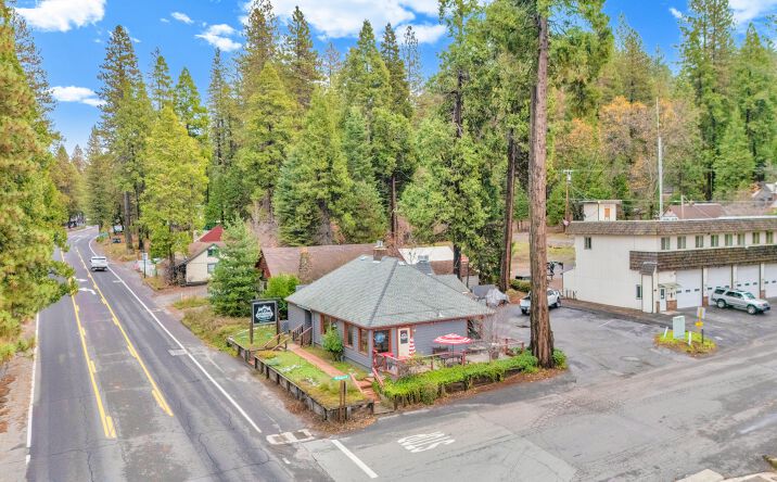Pictures of Restaurant property located at 1051 CA-4, Arnold, CA 95223 for lease - image #1