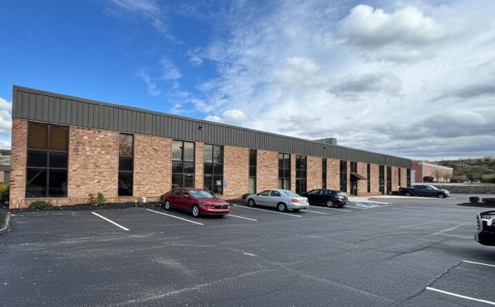 Pictures of Industrial property located at 10055-10221 Sweet Valley Dr, Valley View, OH 44125 for lease - image #1