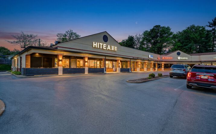 Pictures of Retail, Restaurant property located at 13700 Olive Blvd, Chesterfield, MO 63017 for lease - image #1