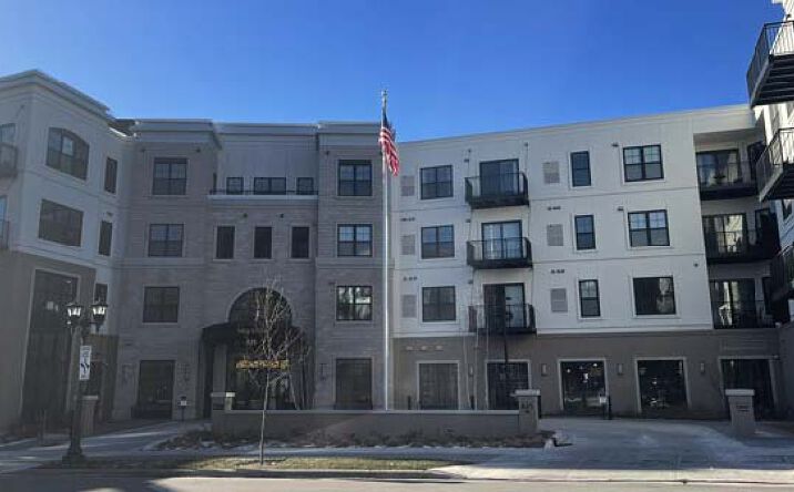 Pictures of Retail property located at 2190 Hillcrest Dr, Saint Paul, MN 55116 for lease - image #1