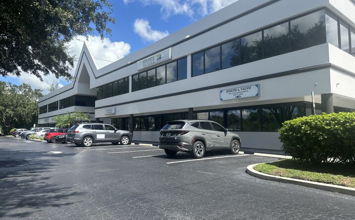 Pictures of Office property located at 17595 S Tamiami Trl, Fort Myers, FL 33908 for lease - image #1