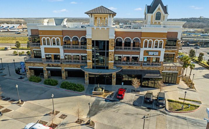 Pictures of Retail, Office, Restaurant property located at 295 East Renfro Street, Burleson, TX 76028 for lease - image #1