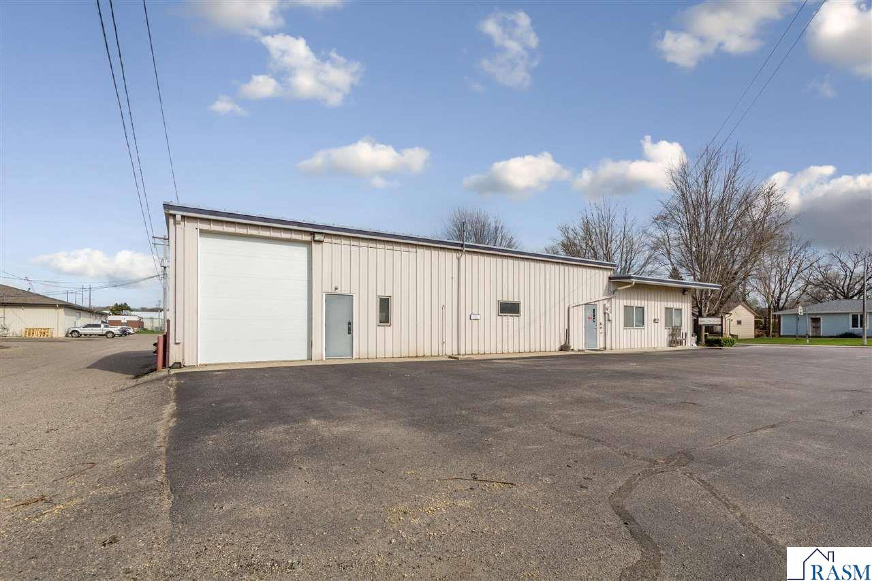 340 Pierce Ave, North Mankato, MN 56003