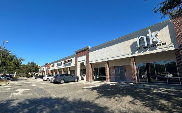 Pictures of Retail property located at 9734 Deer Lake Ct, Jacksonville, FL 32246 for lease - image #1