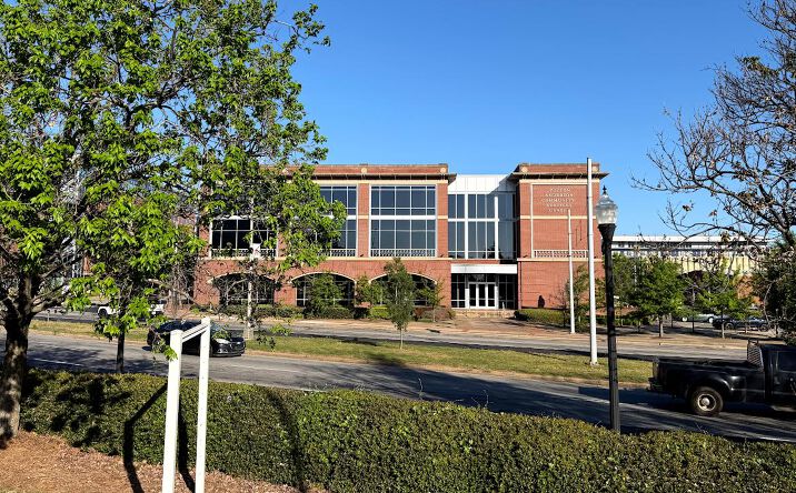 Pictures of Office property located at 277 Martin Luther King Jr Blvd, Macon, GA 31201 for lease - image #1