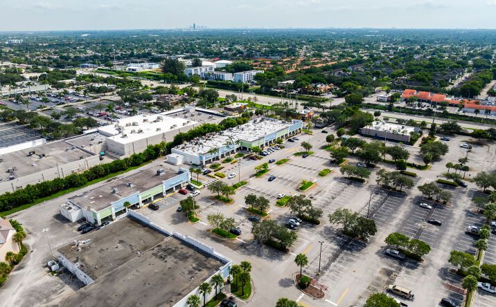 Pictures of Retail property located at 154 S University Dr, Pembroke Pines, FL 33024 for lease - image #1