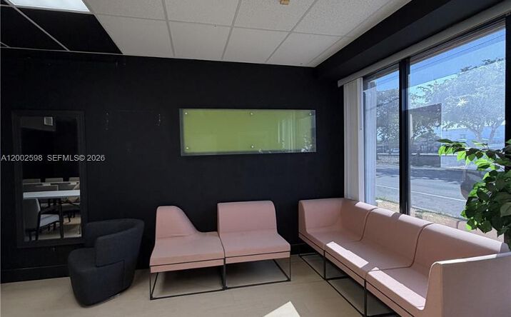 Pictures of Retail, Industrial, Office property located at 519 S 21st Ave, Hollywood, FL 33020 for lease - image #1