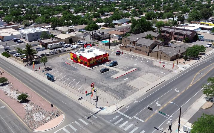 Pictures of Restaurant property located at 2301 Chelwood Park Blvd NE, Albuquerque, NM 87112 for lease - image #1