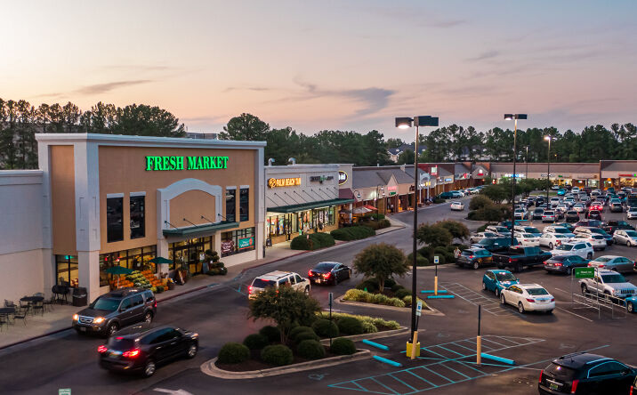 Pictures of Retail, Restaurant property located at 4800 Whitesburg Dr, Huntsville, AL 35802 for lease - image #1
