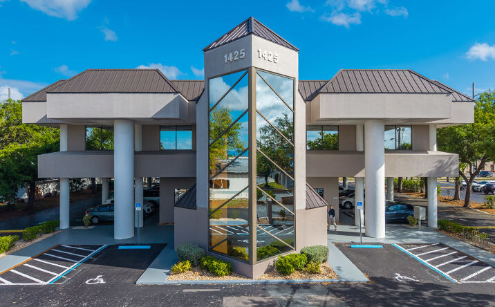 Pictures of Office property located at 1425 Viscaya Pkwy, Cape Coral, FL 33990 for lease - image #1