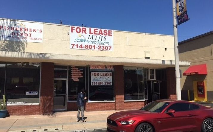 Pictures of Retail property located at 17041-17047 Bellflower Blvd, Bellflower, CA 90706 for lease - image #1