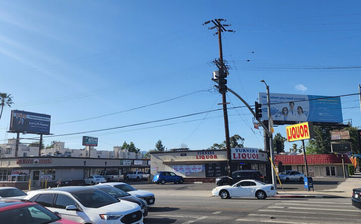 Pictures of Retail property located at 8305 Balboa Blvd, Northridge, CA 91325 for lease - image #1