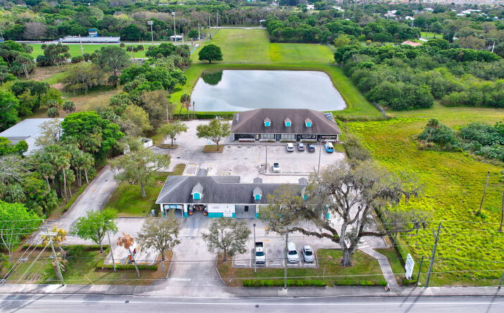 Pictures of Retail, Restaurant property located at 3911 Orange Avenue, Fort Pierce, FL 34947 for lease - image #1