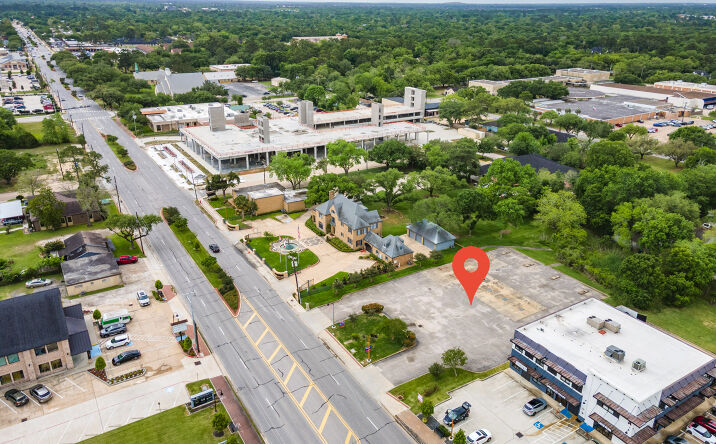 Pictures of Land property located at 310 South Friendswood Drive, Friendswood, TX 77546 for lease - image #1