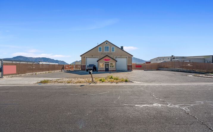 Pictures of Industrial property located at 3220 S 2050 W, WEST HAVEN, UT 84401-2639 for lease - image #1