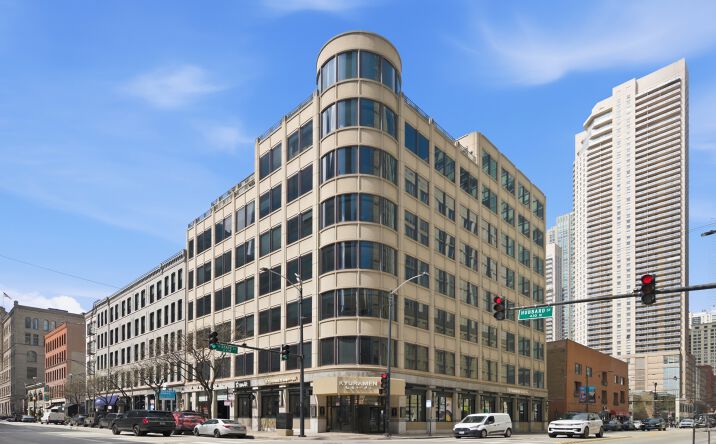 Pictures of Office property located at 6 W Hubbard St, Chicago, IL 60654 for lease - image #1