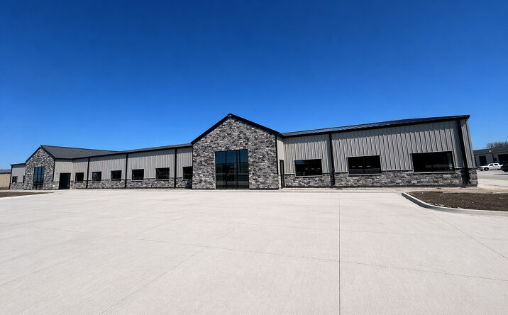 Pictures of Industrial property located at 5481 Northeast 22nd Street, Des Moines, IA 50313 for lease - image #1