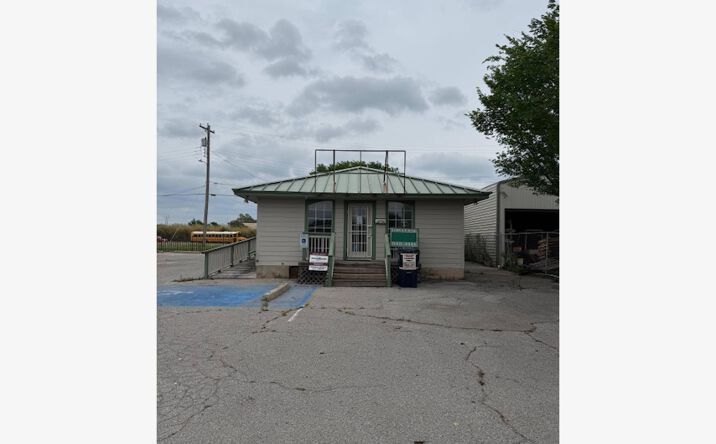 Pictures of Retail property located at 9218 N Western Ave, Oklahoma City, OK 73114 for lease - image #1