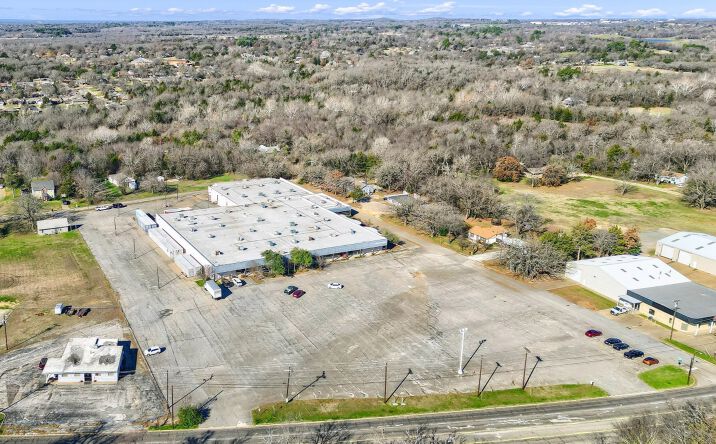 Pictures of Retail, Office, Industrial property located at 3101 Woodlawn Blvd, Denison, TX 75020 for lease - image #1