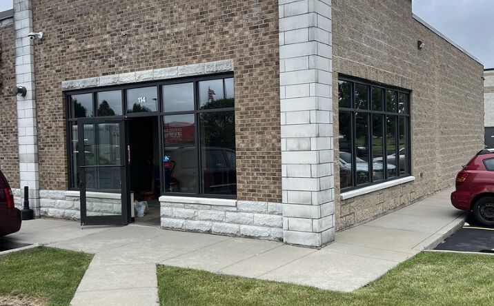 Pictures of Retail property located at 50 INDUSTRIAL Drive 114, Gilberts, IL 60136 for lease - image #1