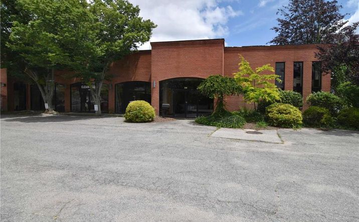 Pictures of Office, Retail property located at 546 Main Road, Tiverton, RI 02878 for lease - image #1