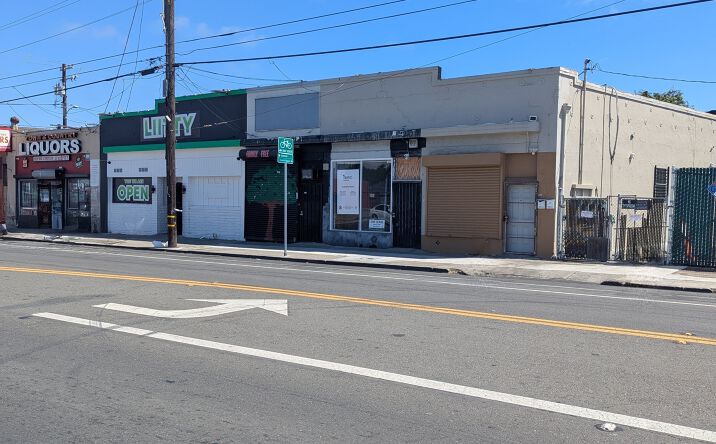 Pictures of Retail, Office property located at 10816 BANCROFT AVE, OAKLAND, CA 94603-4023 for lease - image #1