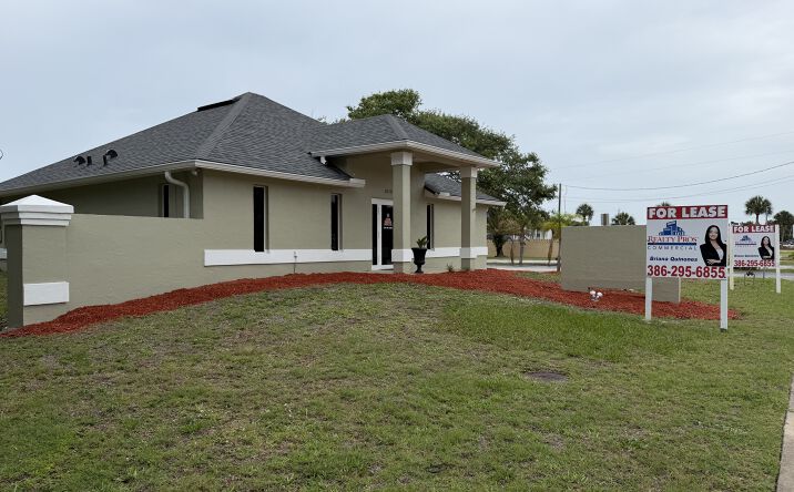 Pictures of Office property located at 3113 S Ridgewood Ave, South Daytona, FL 32119 for lease - image #1