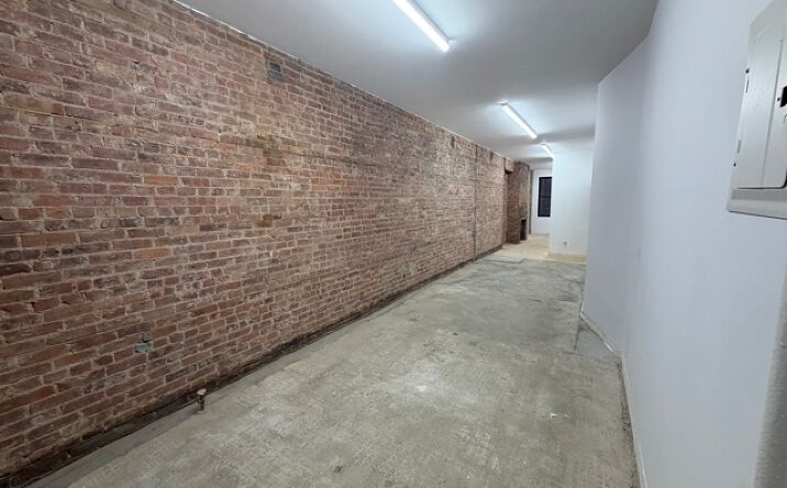 Pictures of Retail property located at 316 W 39TH ST, NEW YORK, NY 10018 for lease - image #1