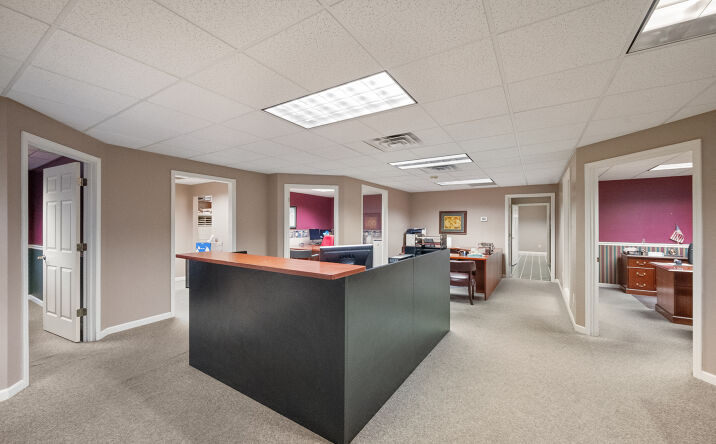 Pictures of Office property located at 5300 Bardstown Rd, Louisville, KY 40291 for lease - image #1