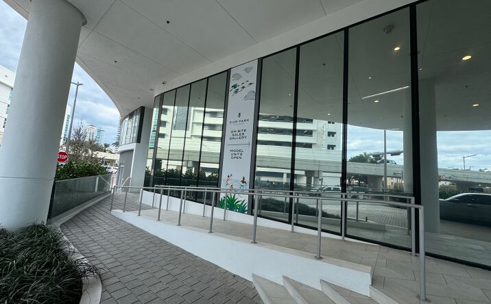 Pictures of Retail property located at 500 Alton Road, Miami Beach, FL 33139 for lease - image #1