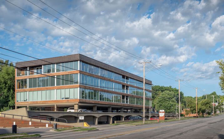 Pictures of Office property located at 601 E 63rd Street, Kansas City, MO 64110 for lease - image #1